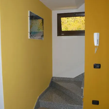 Appartement Indipendente Al Piano Seminterrato *