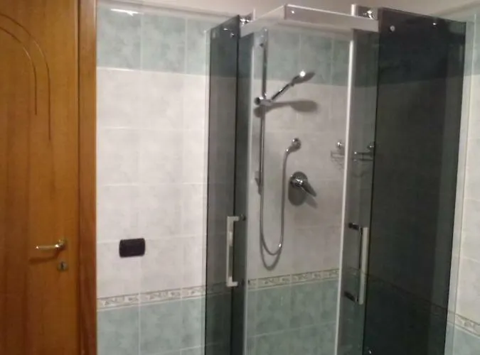 Indipendente Al Piano Seminterrato アパート ジラソーレ