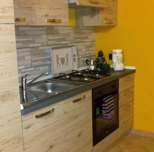 Indipendente Al Piano Seminterrato * ジラソーレ