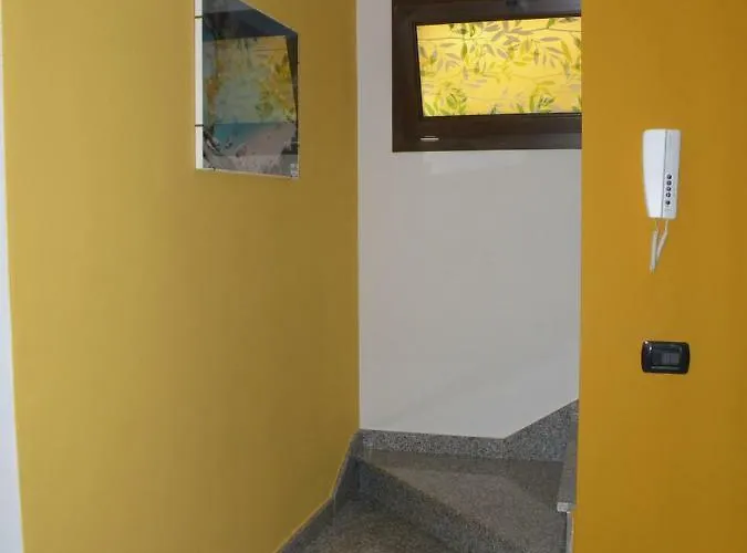 アパート Indipendente Al Piano Seminterrato *