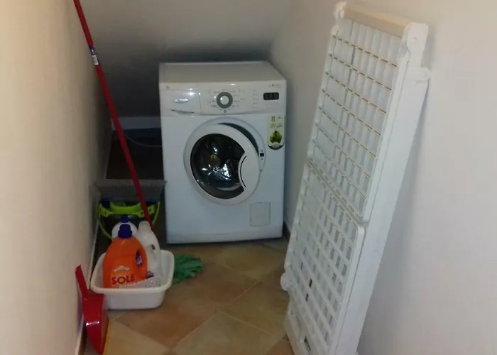 Indipendente Al Piano Seminterrato * ジラソーレ